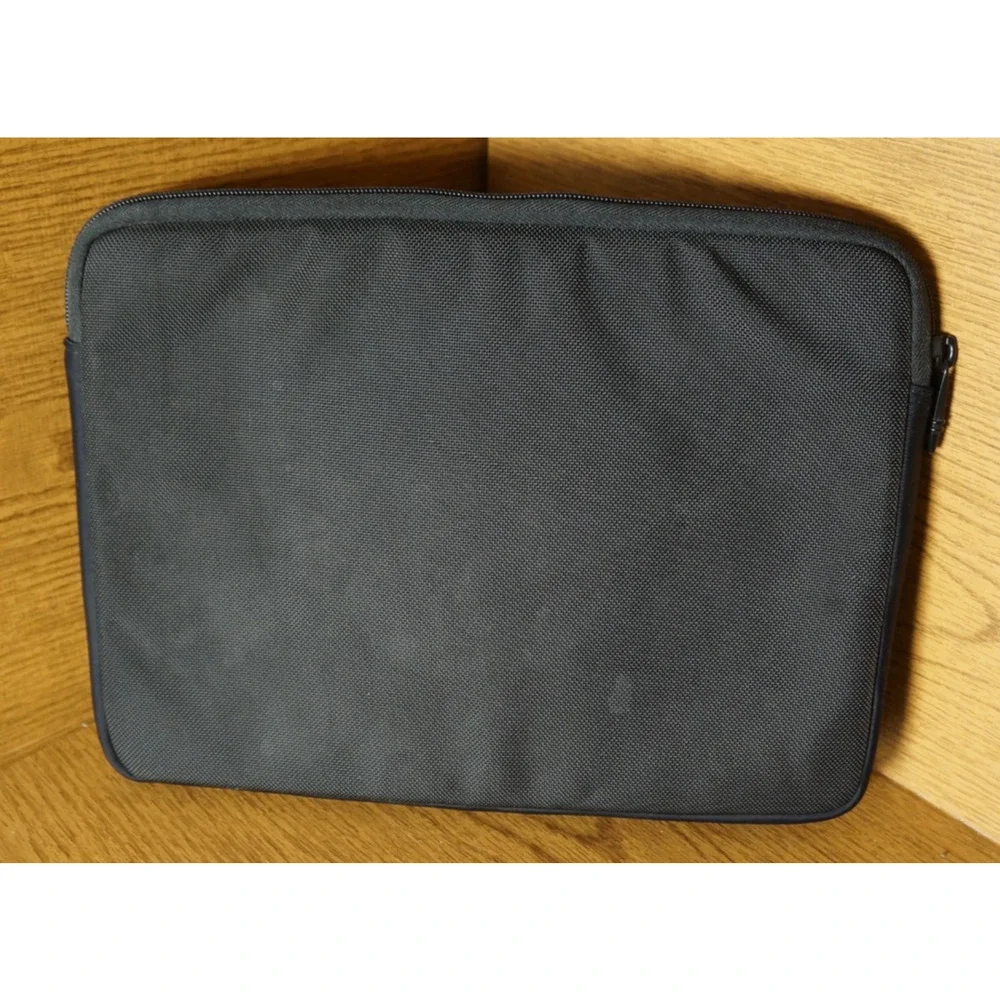 TUMI Alpha 2 3 Bravo Ballistic Nylon Padded Tablet iPad Case Sleeve Black